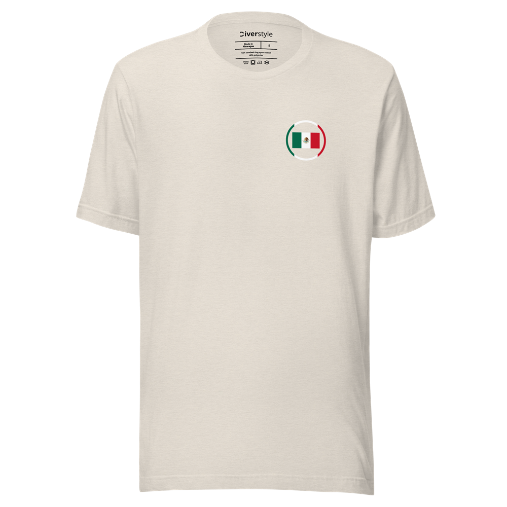 T‑shirt beige clair avec écusson du drapeau mexicain T‑shirt beige clair à manches courtes avec petit écusson circulaire du drapeau mexicain sur la poitrine gauche.