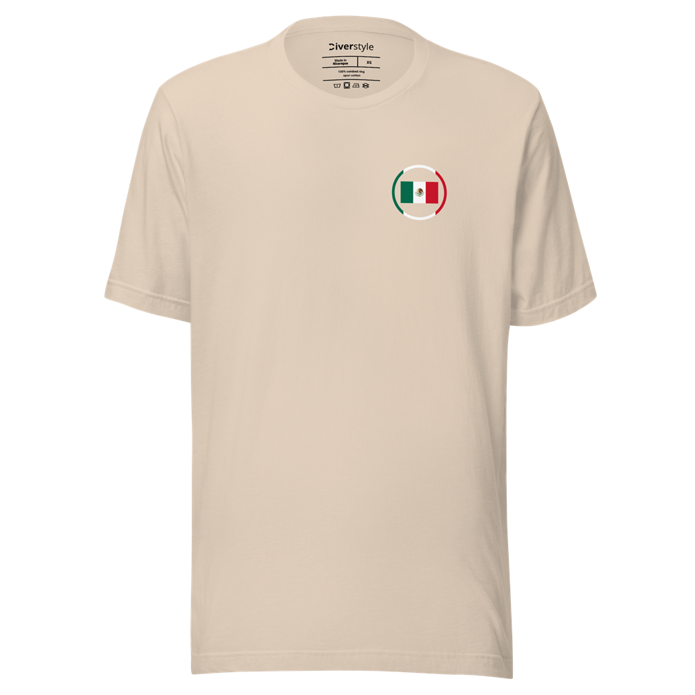 T‑shirt beige écusson Mexique – Diverstyle T‑shirt beige avec petit écusson rond du drapeau mexicain sur la poitrine.