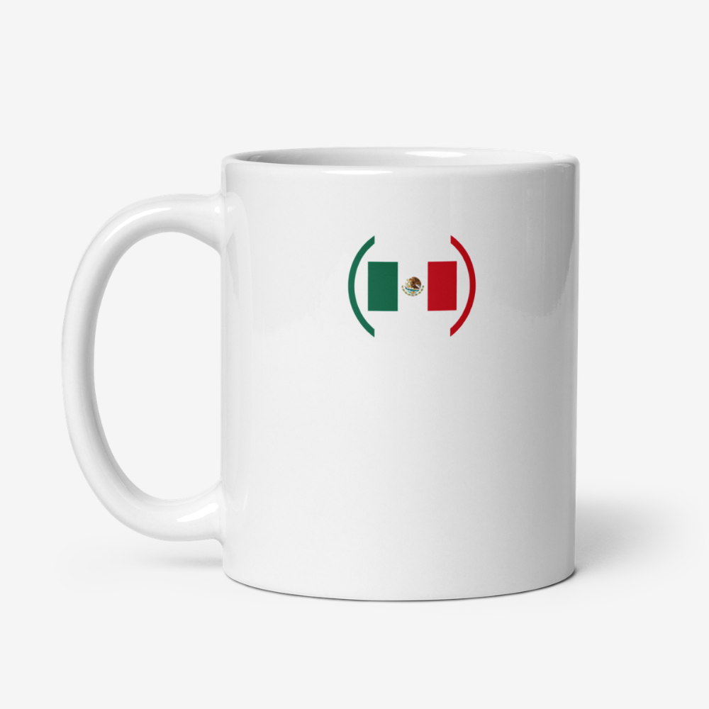 Mug en céramique blanc vu de face avec un motif représentant le drapeau mexicain en trois bandes verticales vert, blanc et rouge, accompagné de deux formes courbes colorées.