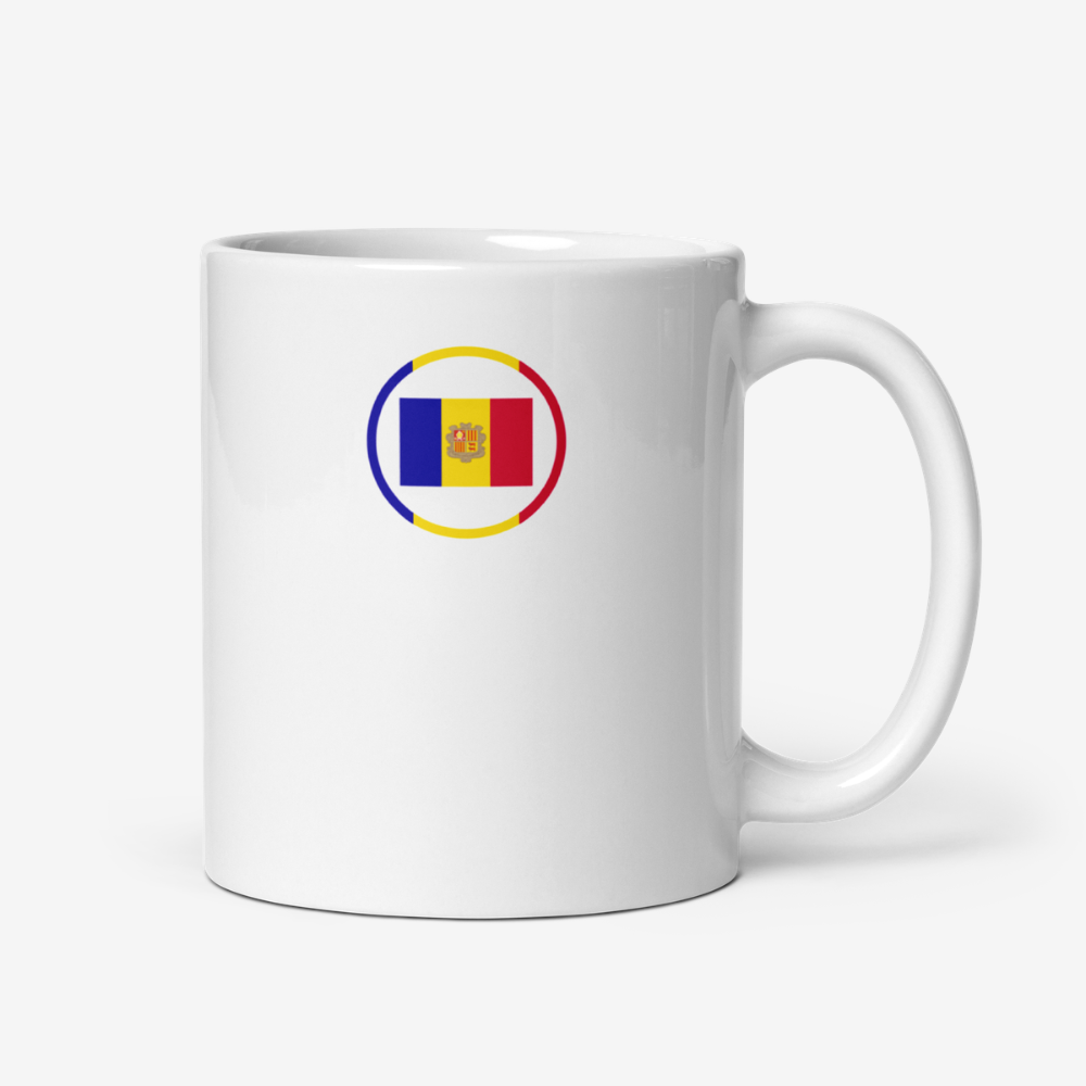 Mug blanc avec emblème du drapeau de Andorre sur le côté gauche Mug en céramique blanche avec un emblème circulaire du drapeau de Andorre imprimé sur le côté gauche.