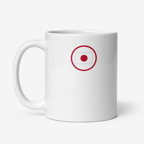 Mug en céramique blanche avec un drapeau japonais stylisé composé d’un disque rouge centré dans un cercle rouge.